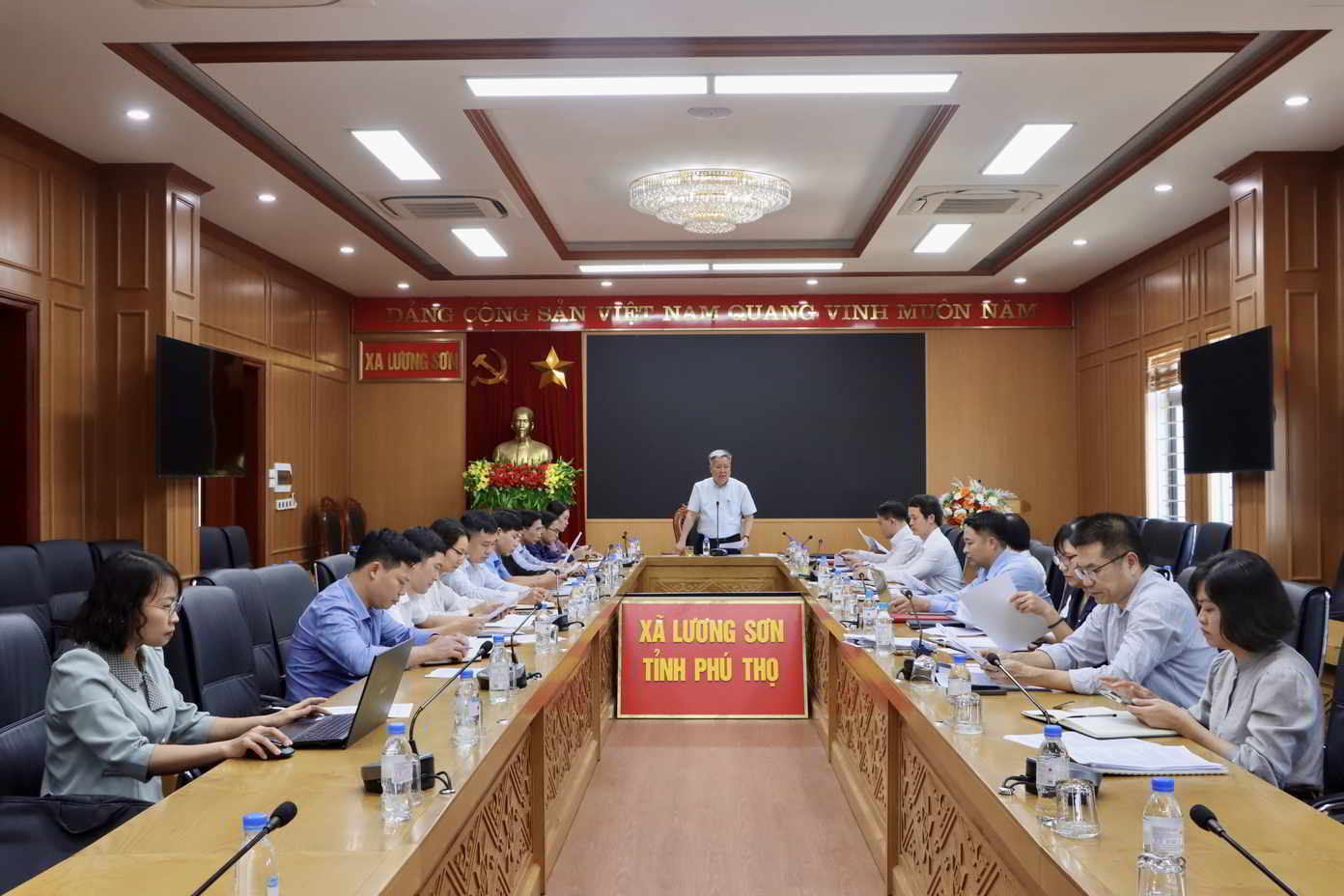 Lương Sơn quyết liệt gỡ “nút thắt” giải phóng mặt bằng các dự án trọng điểm Lương Sơn quyết liệt gỡ “nút thắt” giải phóng mặt bằng các dự án trọng điểm